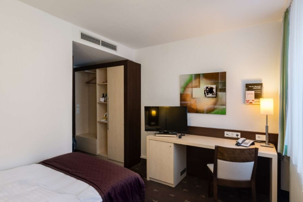 Esplanade Top Hotel